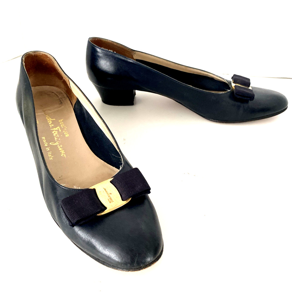 Salvatore Ferragamo Vara Pump Navy Blue Black Gold Logo Bow Low Heel 10 A2 - Picture 6 of 13
